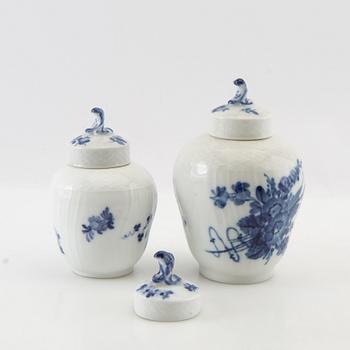 Service approximately 140 pieces "Blue Flower" Royal Copenhagen Denmark 20th century porcelain.