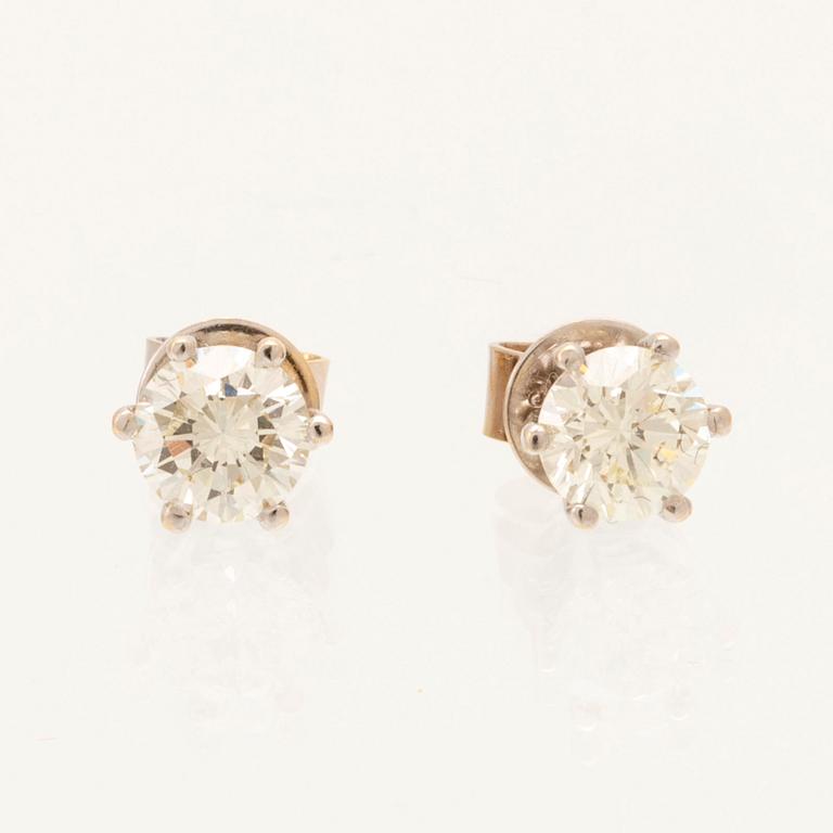 Örhängen vitguld 18K och briljantslipade diamanter.