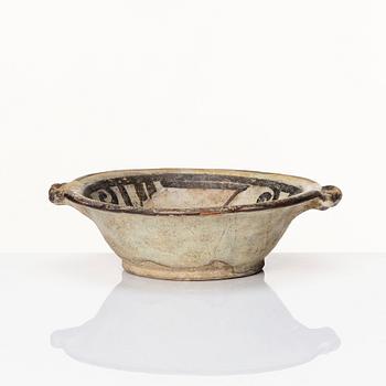 An east Persian pottery bowl, 10th to the 11th century.