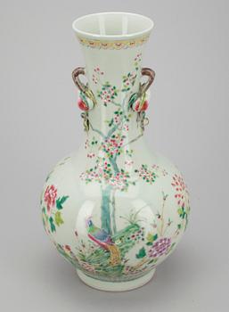 VAS, porslin, Kina 1900-talets början.