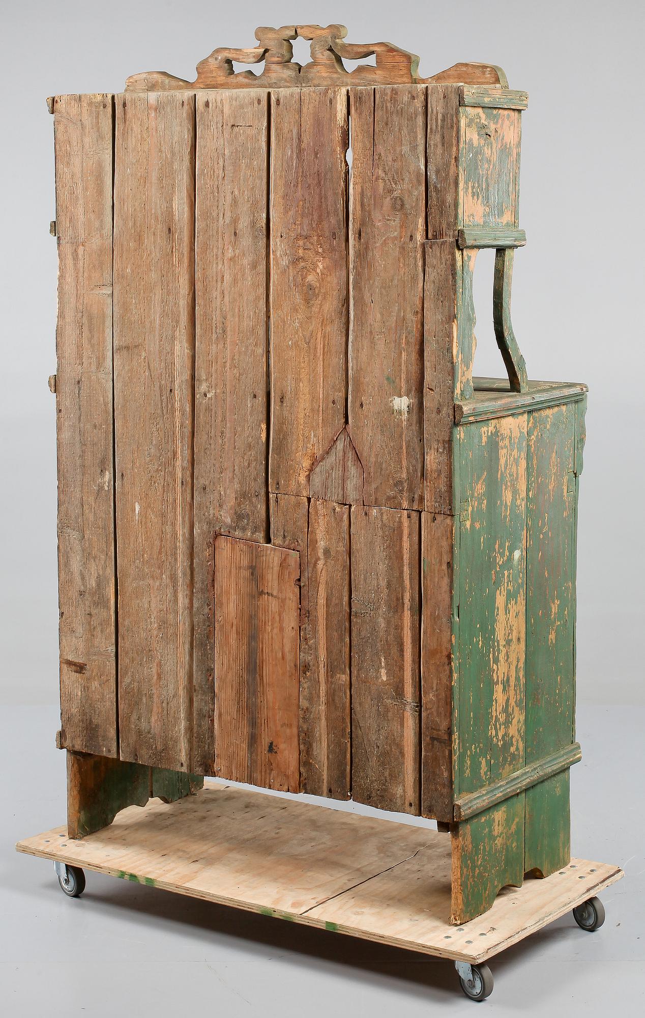 SKÄNKSKÅP, modern tillverkning.