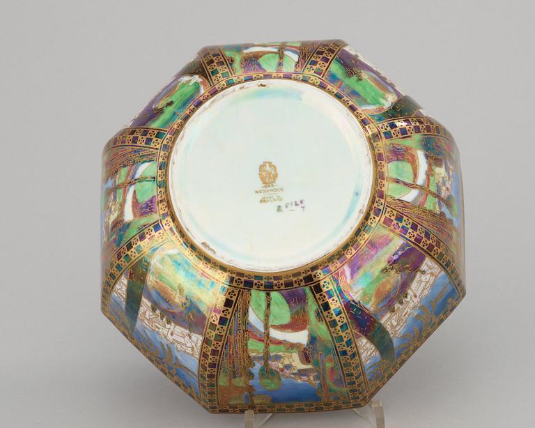 A fairyland lustre octagonal bowl, attributed to Daisy Makeig-Jones, Wedgwood, England, 1920's.