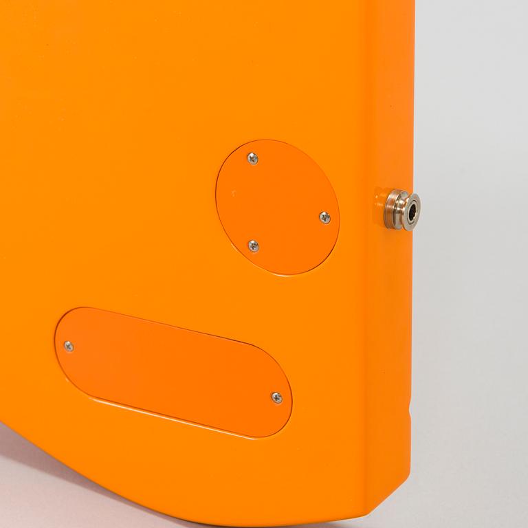 Eero Aarnio, kitara, " Copacabana Guitar", signeerattu Eero Aarnio, Lottonen Guitars, 2006.