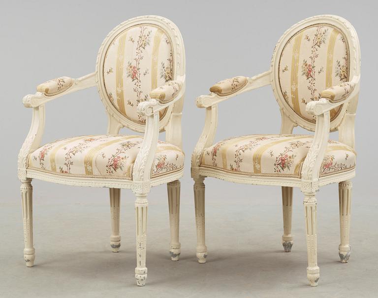 KARMSTOLAR, ett par, Louis XVI-stil, 1900-tal.