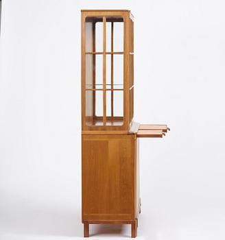 Carl Malmsten, an "Enstycksskåp" display cabinet, 1950s.