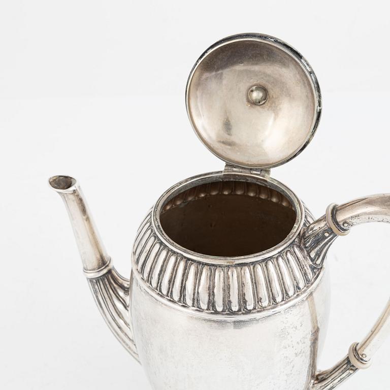 Kaffekanna, silver, Gustaf Möllenborg, Stockholm 1889.