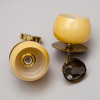 VÄGGLAMPOR, ett par, en märkt Taito, 1900-tal.