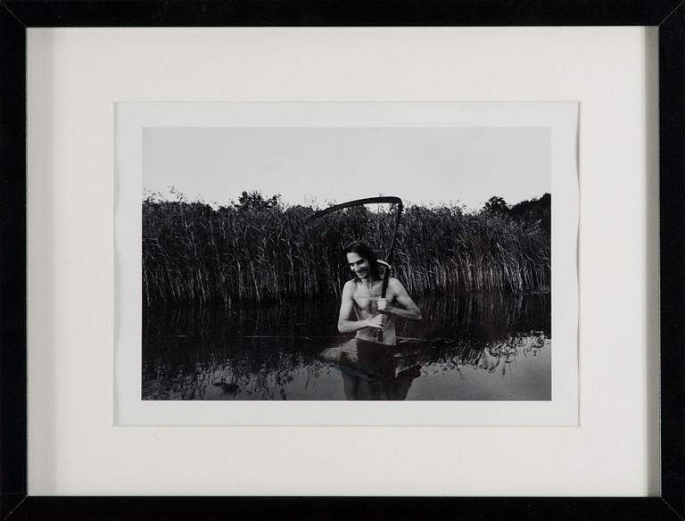 MATTI NIEMI,  fotografi, silvergelatin, signerad och stämplad a tergo, kopierad av konstnären 1990.