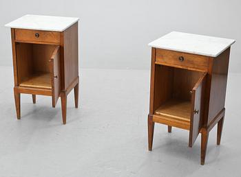 SÄNGBORD, ett par, omkring 1920.