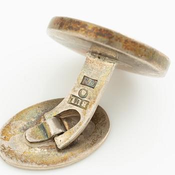 Fyra par manschettknappar, silver och pärlemor, B Liljedahl och O Bohlin, Stockholm 1964, 65, 66 och 68.