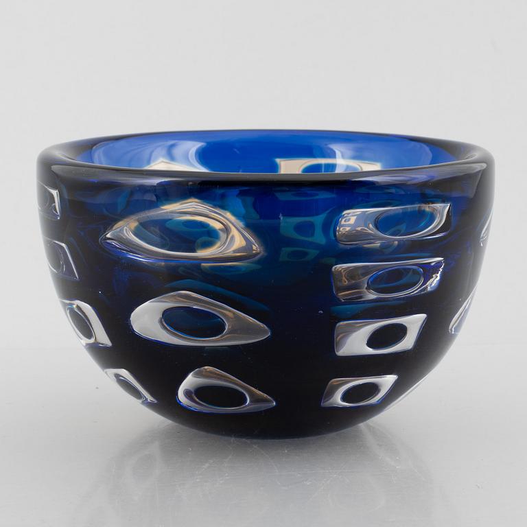 Ingeborg Lundin, an ariel glass bowl, Orrefors 1977.