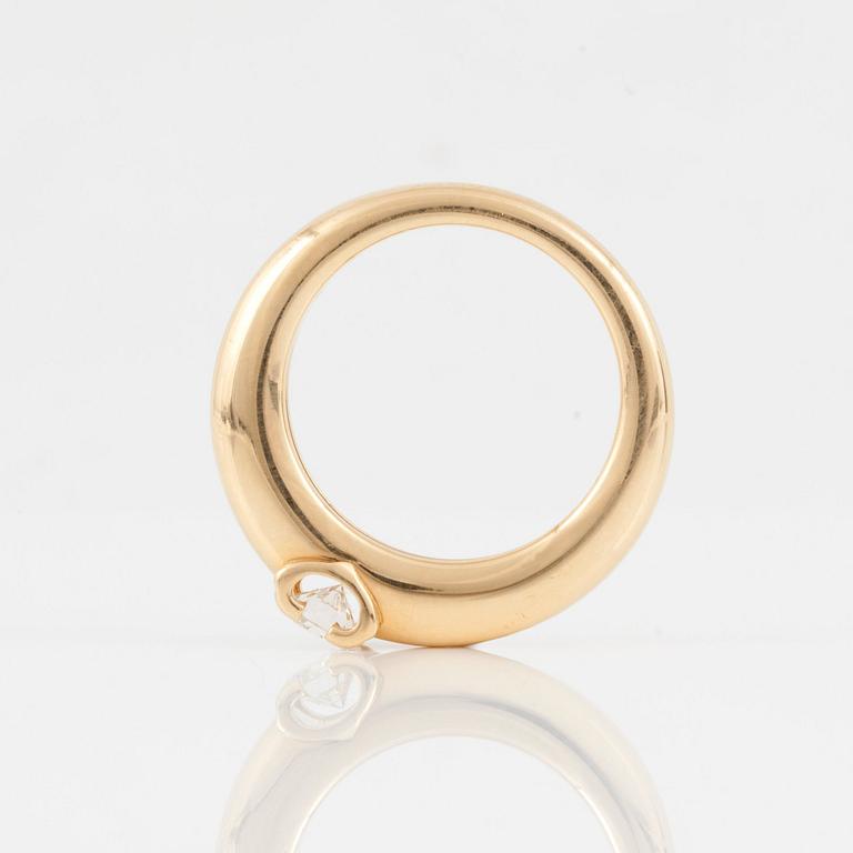 RING, signerad Cartier, Serienummer: 54KQ030, med briljantslipad diamant ca 0.35 ct. Kvalitet ca G-H/VS1.