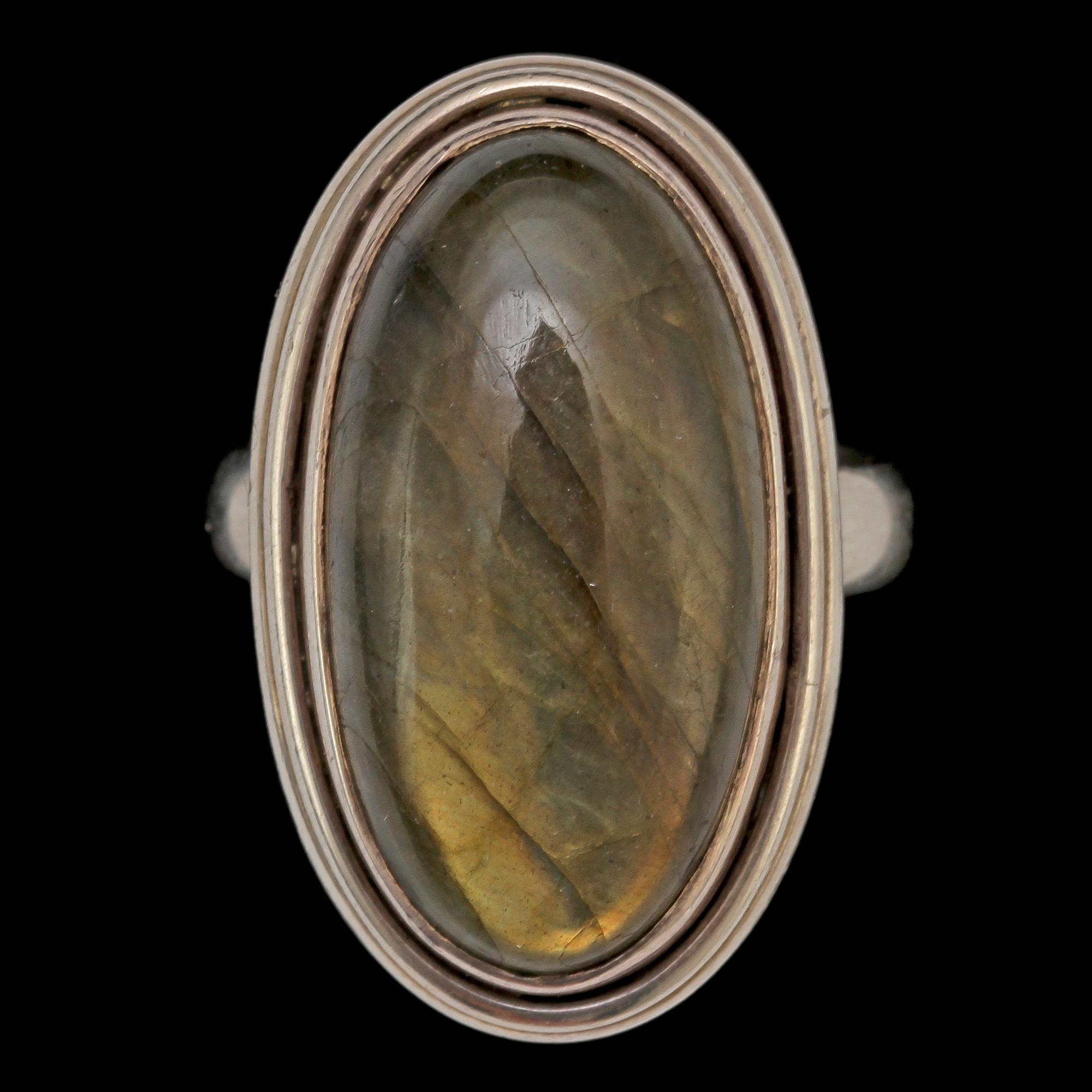 PARTI SMYCKEN, 3 delar, silver med cabochon resp fasettslipad spektrolit, 1900-talets fjärde kvartal. Vikt 30 g.