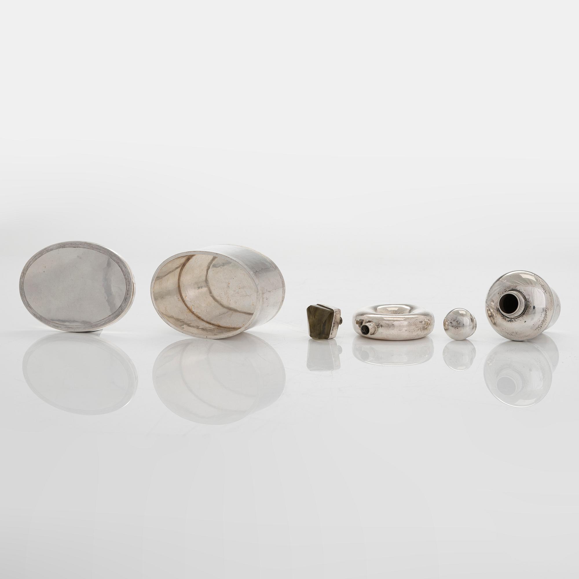Flakonger, 2 st, silver, samt dosa, sterlingsilver, Finska och svenska stämplar.
