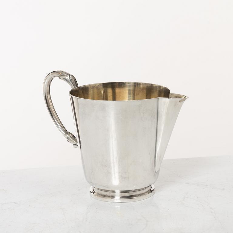 A 3-piece Swedish silver coffee service, marks of CG Hallberg, Stockholm 1947.