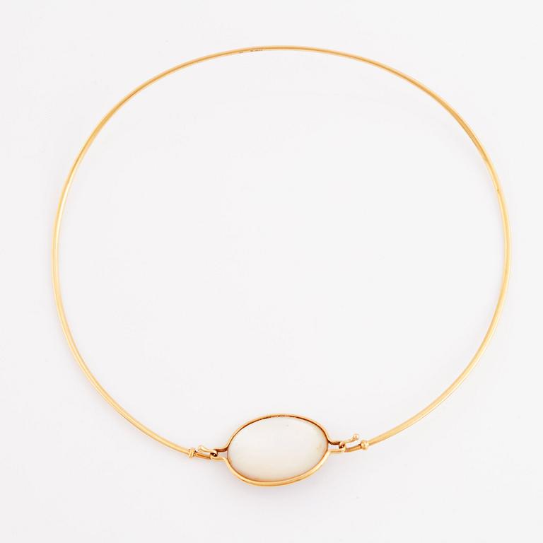 Vivianna Torun Bülow-Hübe, an 18K gold necklace with fossilized coral, Jakarta Indonesia.