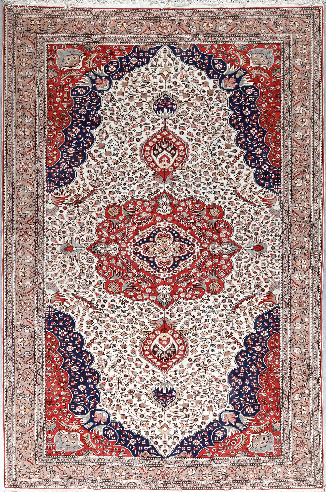 MATTA, möjligen Turkiet Kayseri ca 300x200 cm.