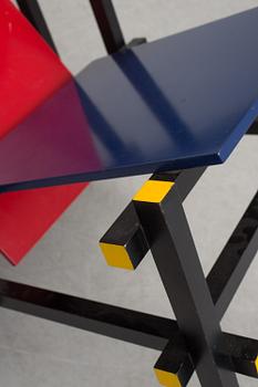 GERRIT RIETVELD, fåtölj, "Red and blue chair", Cassina, formgiven 1918.