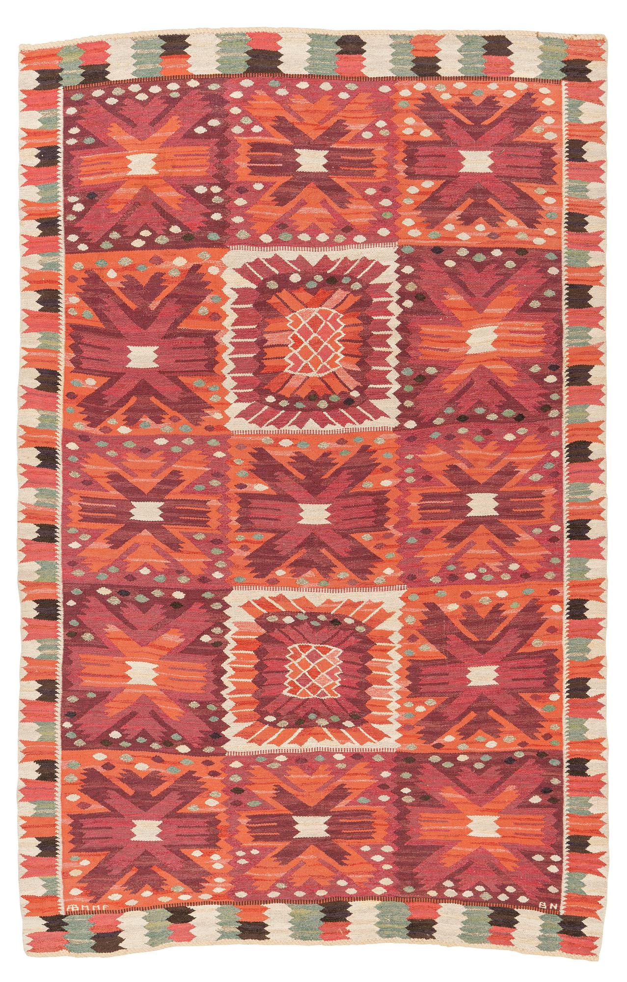 Barbro Nilsson, matta, "Nejlikan röd", gobelängteknik, ca 331 x 214 cm, signerad AB MMF BN.