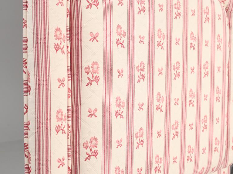 SÄNGGAVEL, gustaviansk stil, 1900-talets andra hälft.