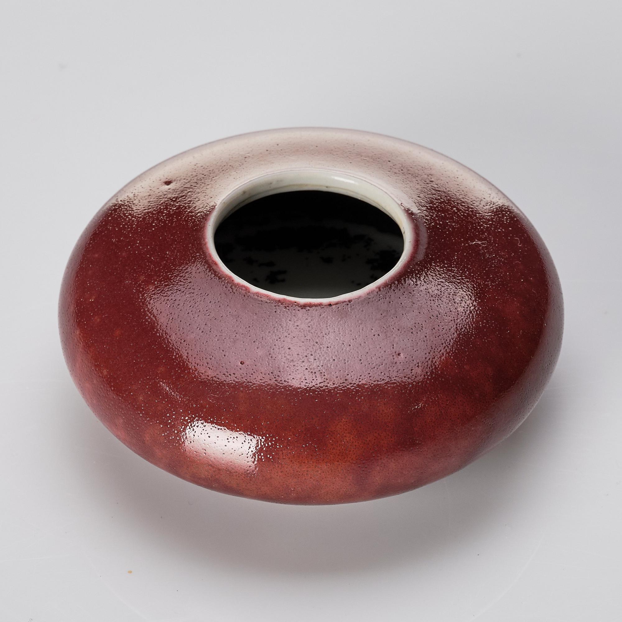 Penselbad samt penselställ, porslin. Sen Qingdynasti, 1800-tal.