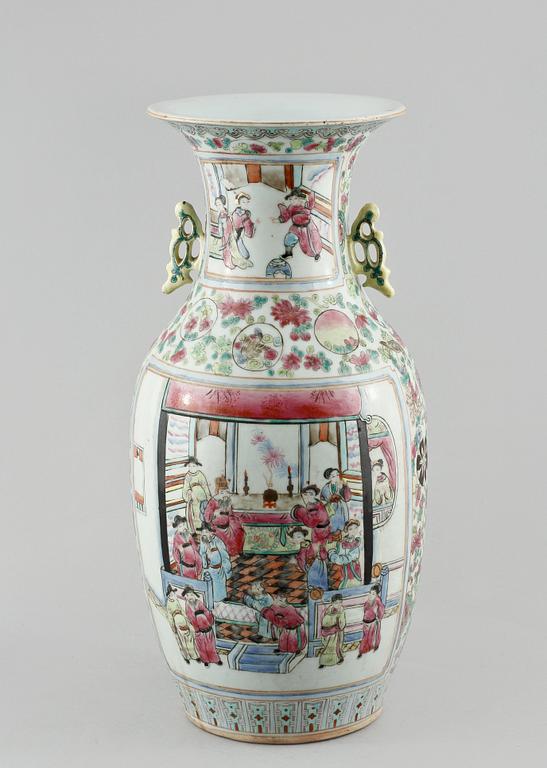 VAS, porslin, Kina, omkring sekelskiftet 1800/1900.