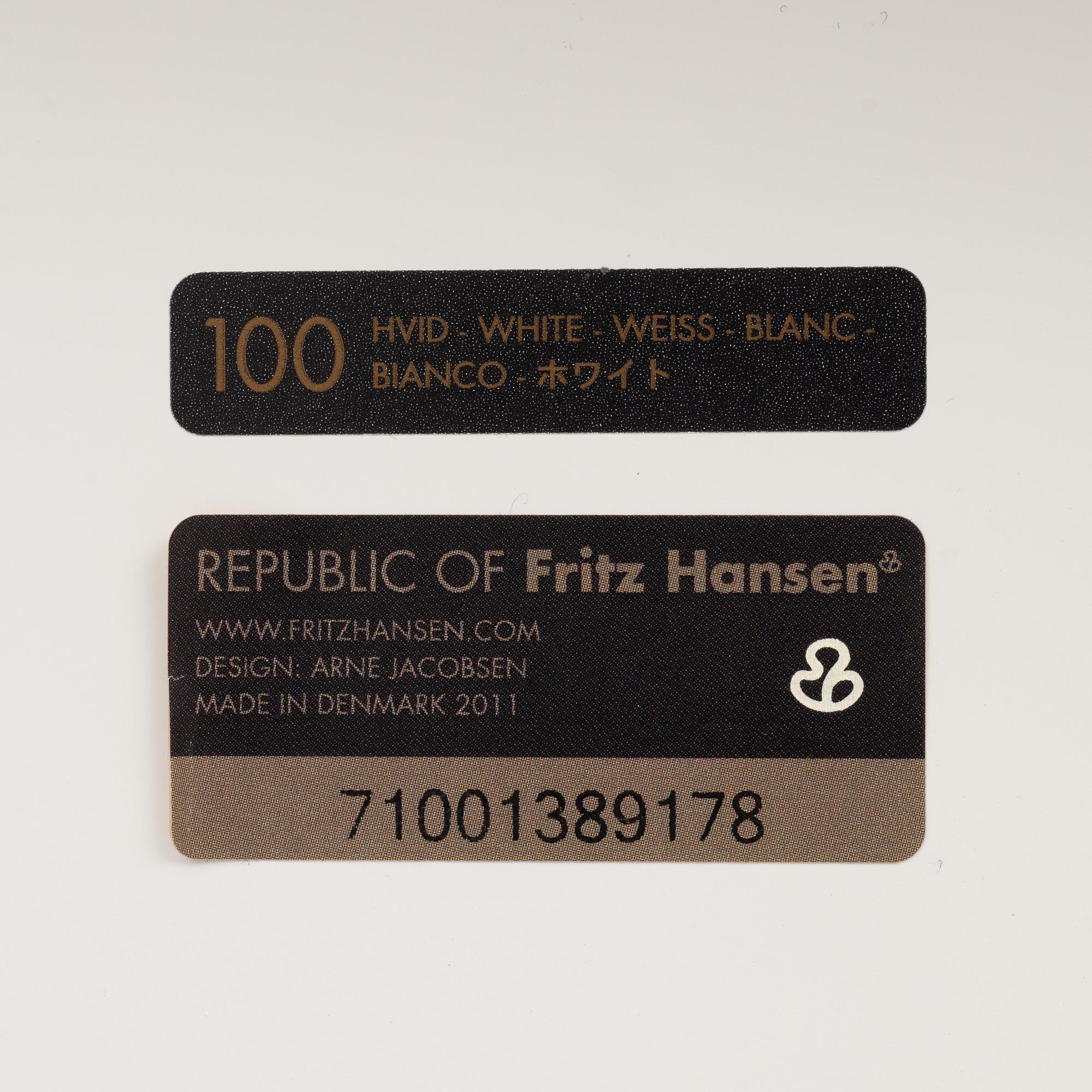 Arne Jacobsen, stolar 5 st, "Sjuan" för Fritz Hansen Danmark, 2011.