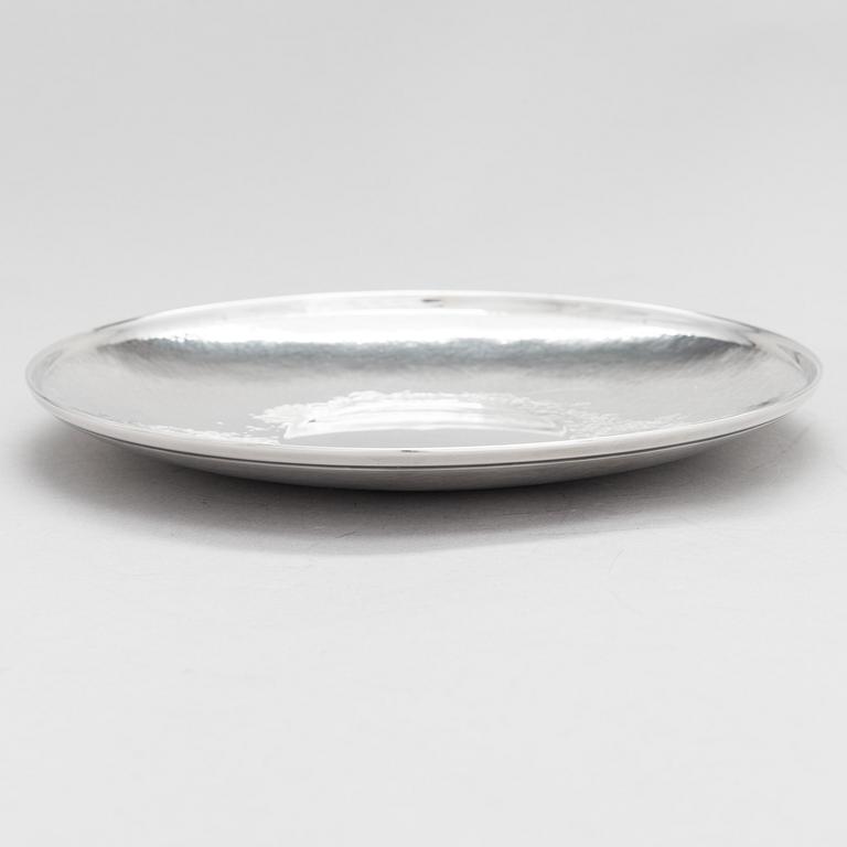 TAPIO WIRKKALA, A silver dish, marked TW, Hopeakeskus/Kultakeskus, Hämeenlinna 1968.