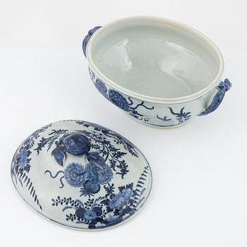 Terrin, kompaniporslin, Kina, Qingdynastin, Qianlong (1736-95).