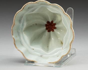 A famille rose dessert mould, Qing dynasty, Qianlong (1736-95).