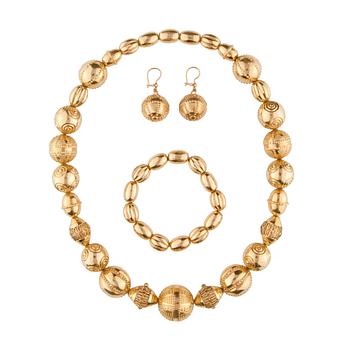 228. Kalevala Koru, HALIKON KÄÄTY, NECKLACE, BRACELET AND EARRINGS, 18K gold, Helsinki 1968.