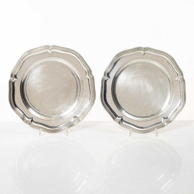 A par of Danish silver dishes, 1915-1916.