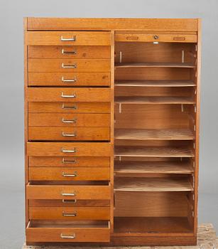 ARKIVSKÅP, Åtvidabergs Snickerifabrik. 1900-talets andra hälft.