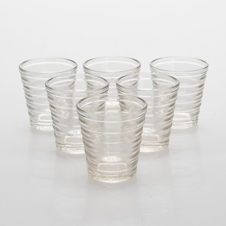 Aino Aalto, snapsglas, 6 st, modell 4056 "Böljeblick" för Karhula Glasbruk 1930-tal.