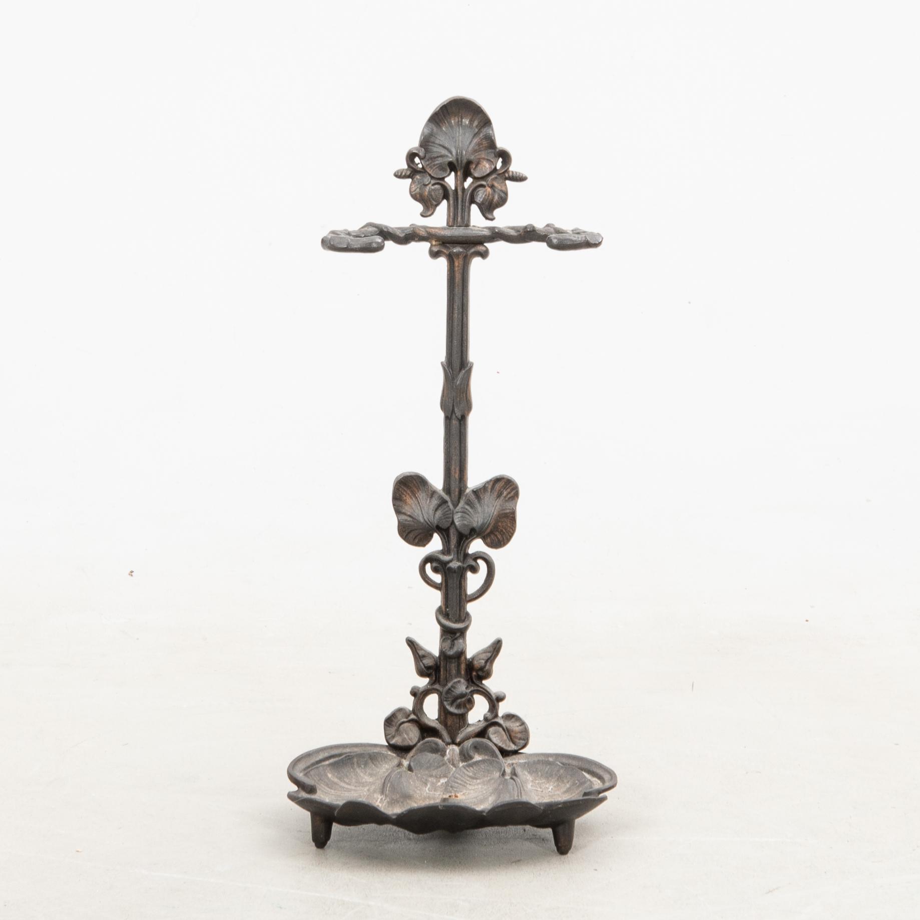 Umbrella stand, 20th century, cast iron.