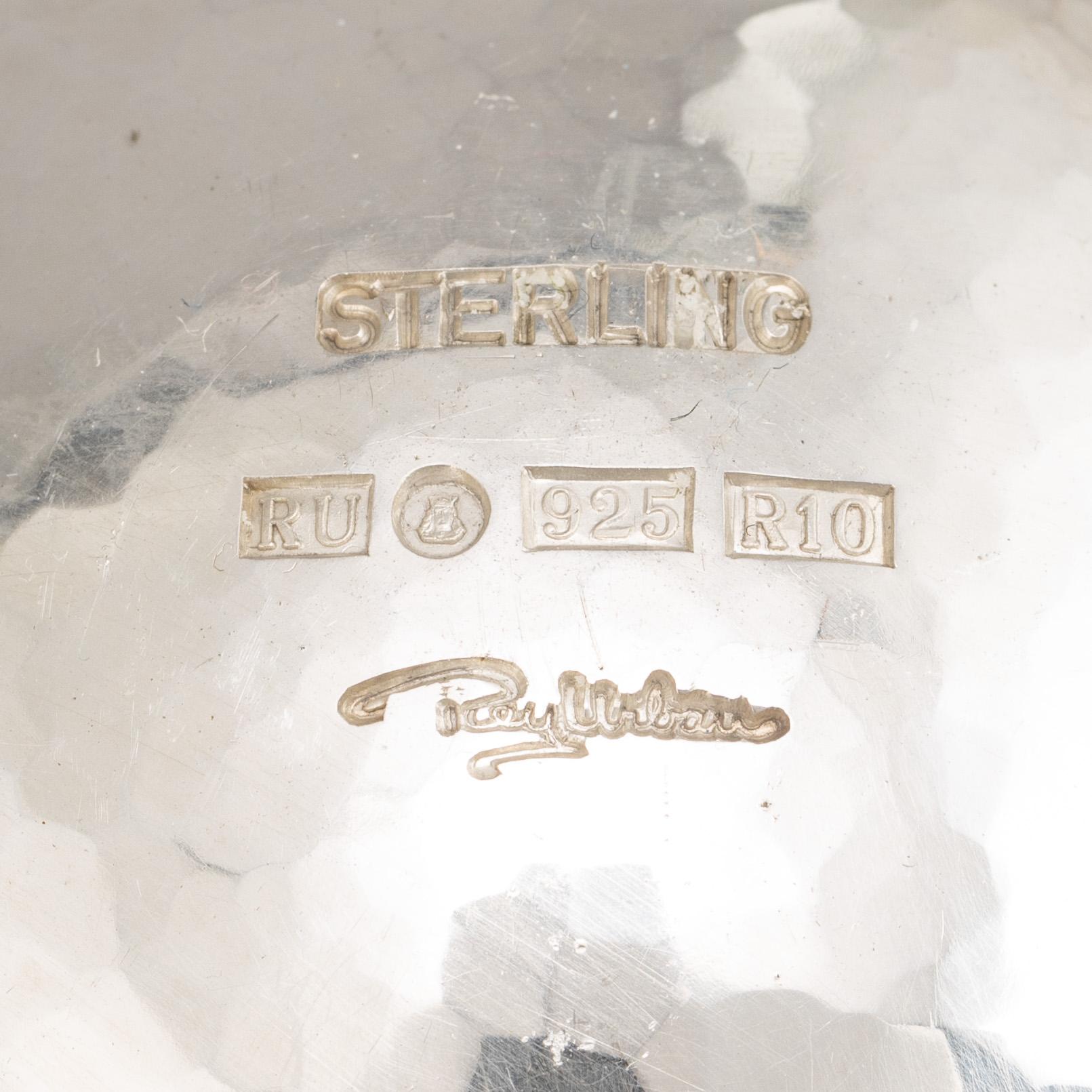 A Ray Urban silver tumbler and a 20th century parcel-gilt silver snuff box, with Swedish import marks.