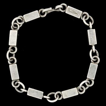 Wiwen Nilsson · ARMBAND, sterling silver. Wiwen Nilsson, Lund, 1965. Vikt 27 g.