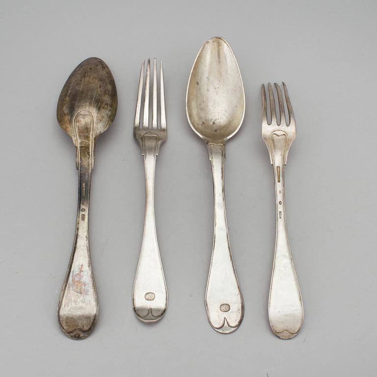 MATGAFFLAR, 10 st samt MATSKEDAR, 6 st, silver, J H Leffler, Falun 1818. Gammalsvensk modell. Ca 990 g.