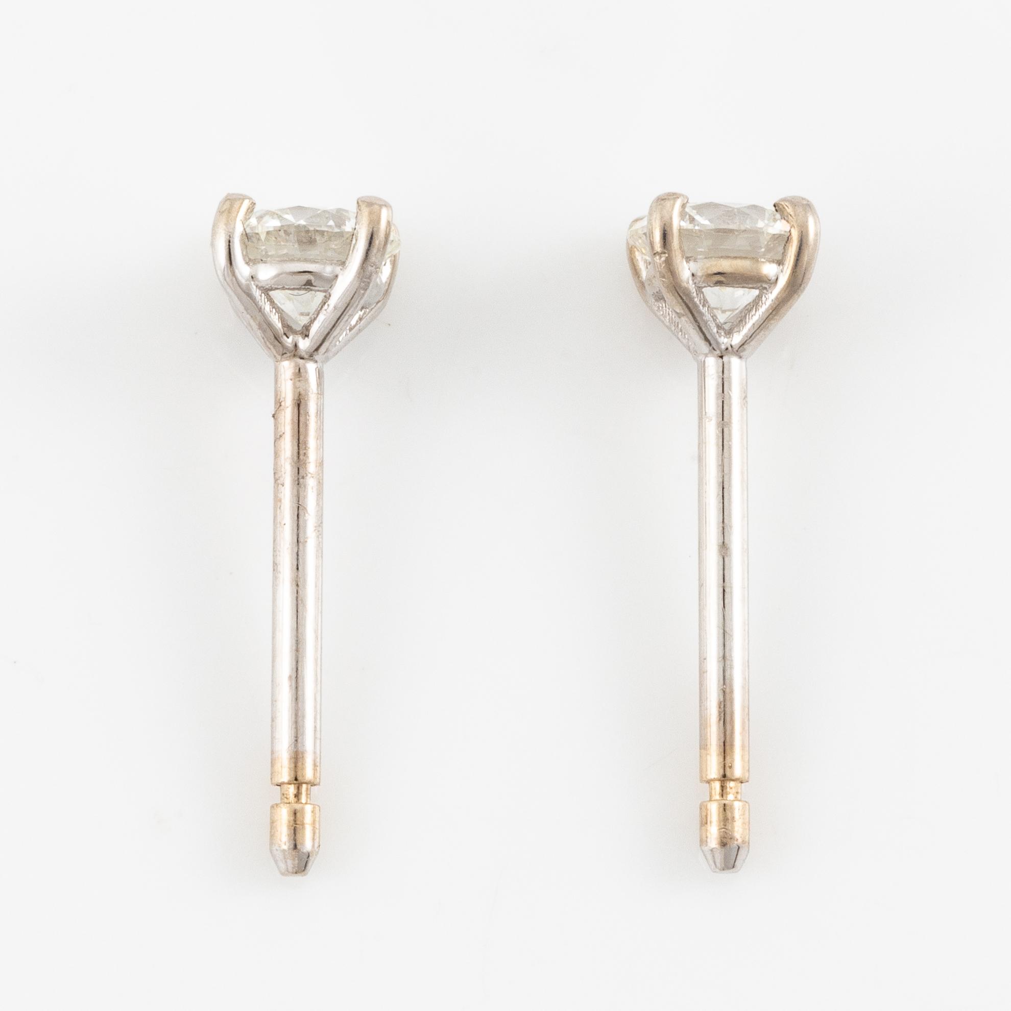 Earrings, a pair, 18K white gold with brilliant-cut diamonds totalling 0.46 ct,.