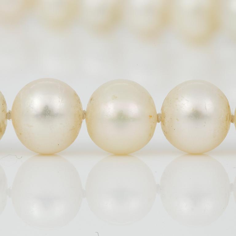 COLLIER, med odlade sötvattenspärlor och lås 18k guld.
