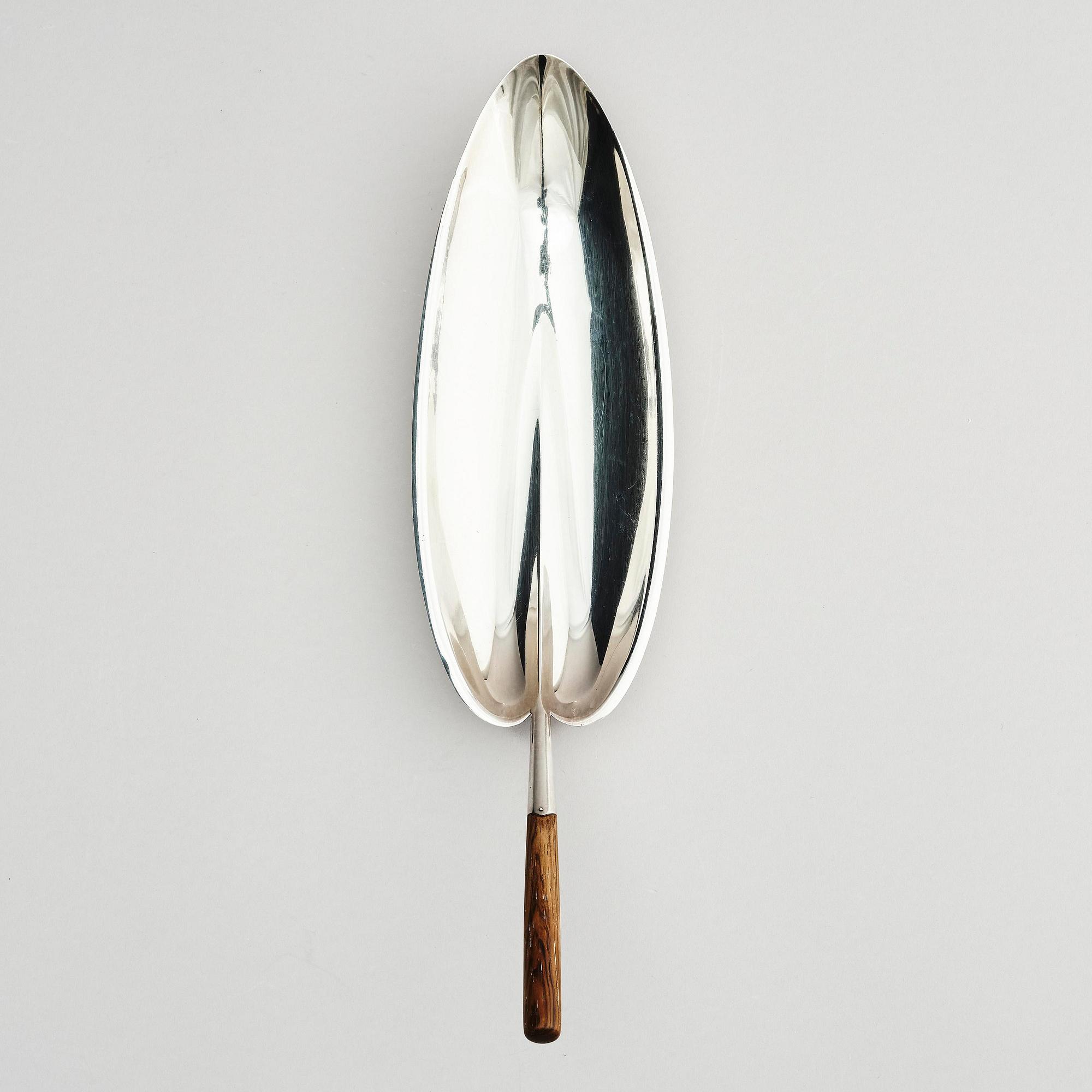 Tapio Wirkkala, skål, silver, modell TW 85, Hopeakeskus, Tavastehus, Finland 1958.