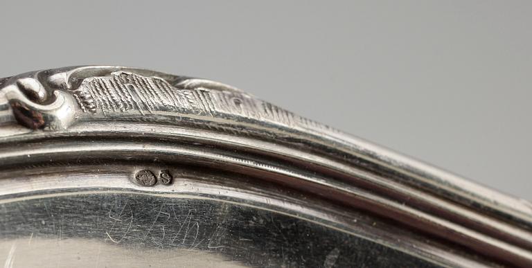 FAT, silver, rokokostil, svenska importstämplar. Vikt 960 gr.