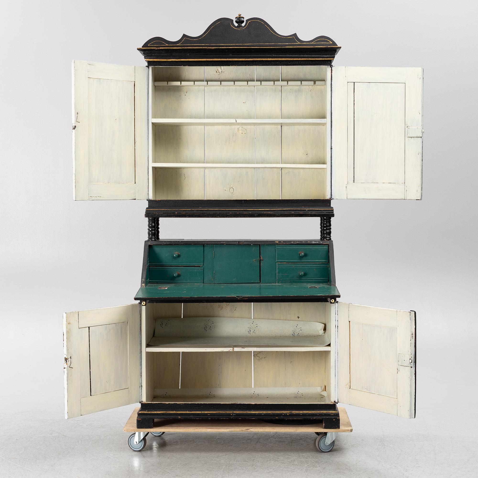 Writing cabinet, first half of the 19th century.