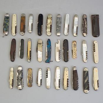 A COLLECTION OF 31 POCKET KNIVES, 19th/20th century.