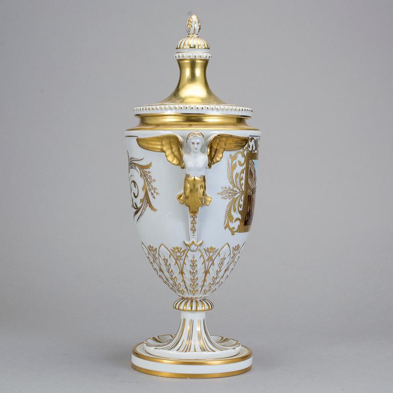 LOCKURNA, porslin, Dresden, 1900-talets första hälft.