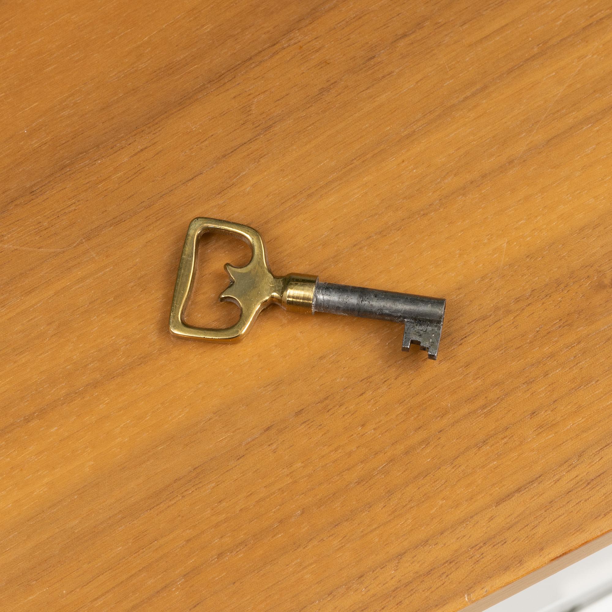 Josef Frank, bokhylla, Firma Svenskt Tenn, modell "B2255", efter 1985.