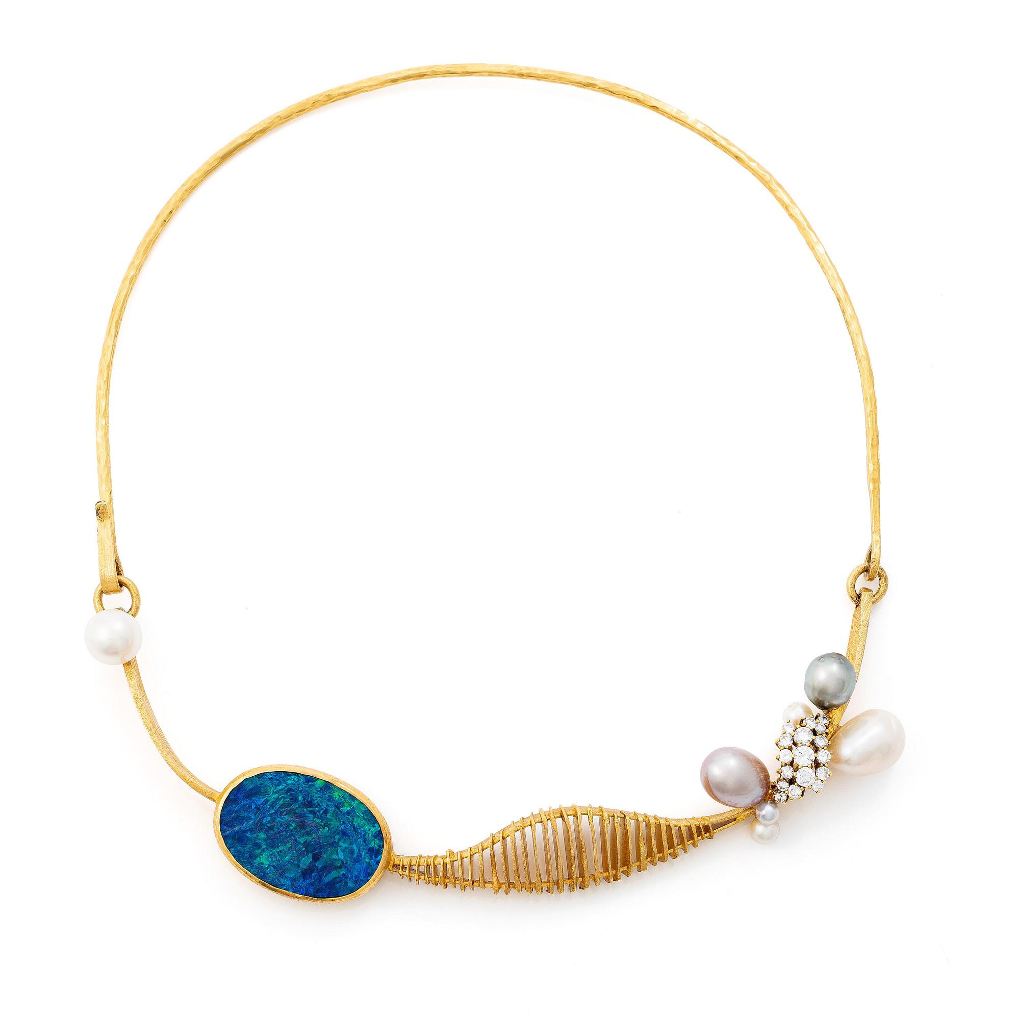 Karlheinz Sauer a necklace 18K gold and opal with cultured pearls and round brilliant-cut diamonds.