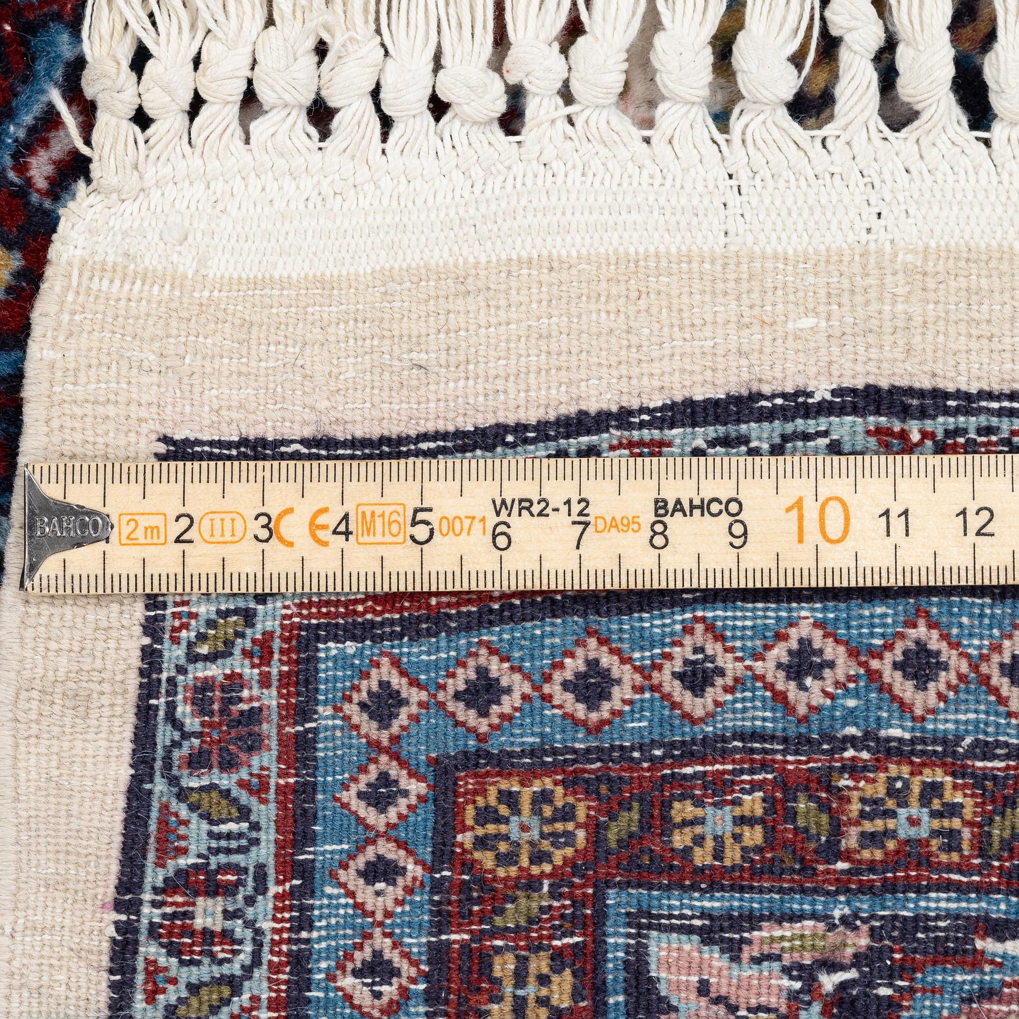 Carpet, Isfahan, 200 x 125 cm.