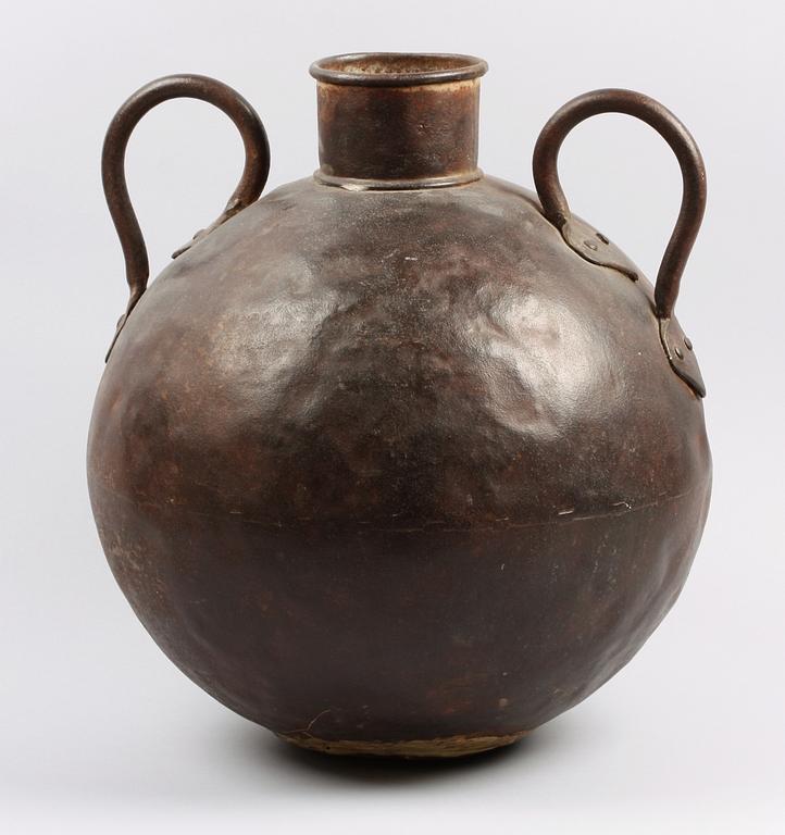 KRUKA/VAS. Metall. Guatemala.