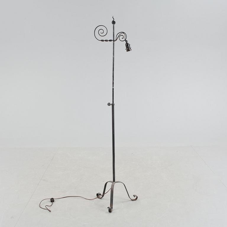 GOLVLAMPA, 1900-talets första hälft.